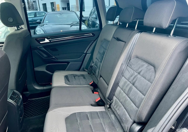 Volkswagen Golf Sportsvan cena 63800 przebieg: 104000, rok produkcji 2015 z Łobez małe 596
